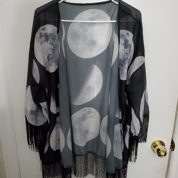 Kimono - Picture 1 of 2